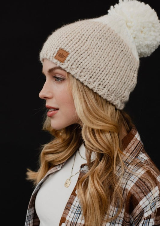 BEIGE AND CREAM COLOR BLOCK HAT