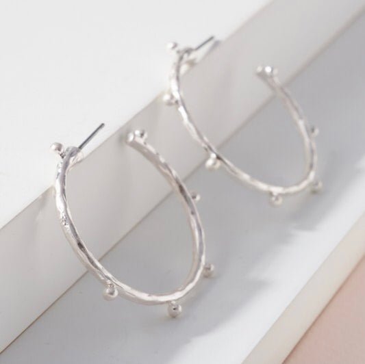 METAL HOOP BEAD DETAIL EARRING