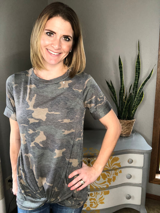 CAMO TEE WITH FRONT KNOT
