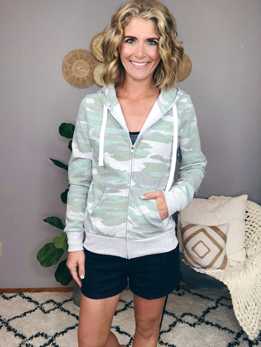 CAMO ZIP UP HOODIE