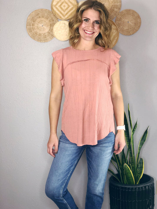 RUFFLE SLEEVE SPLIT BACK TEE