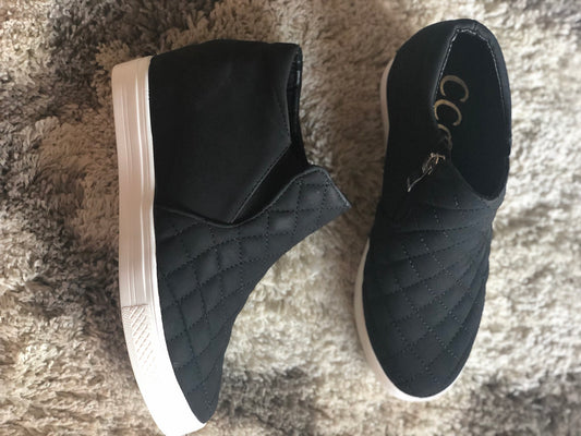 QUILTED WEDGE SNEAKER