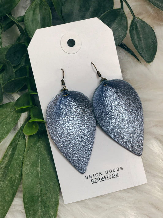 LIGHT BLUE LEATHER EARRING