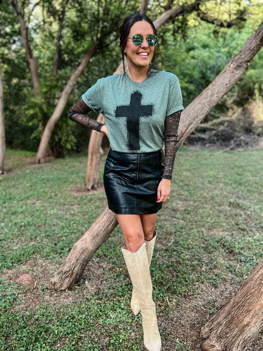 GREEN SPLATTER CROSS TEE