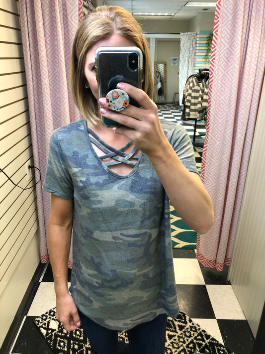 CAMO CRISS CROSS TEE
