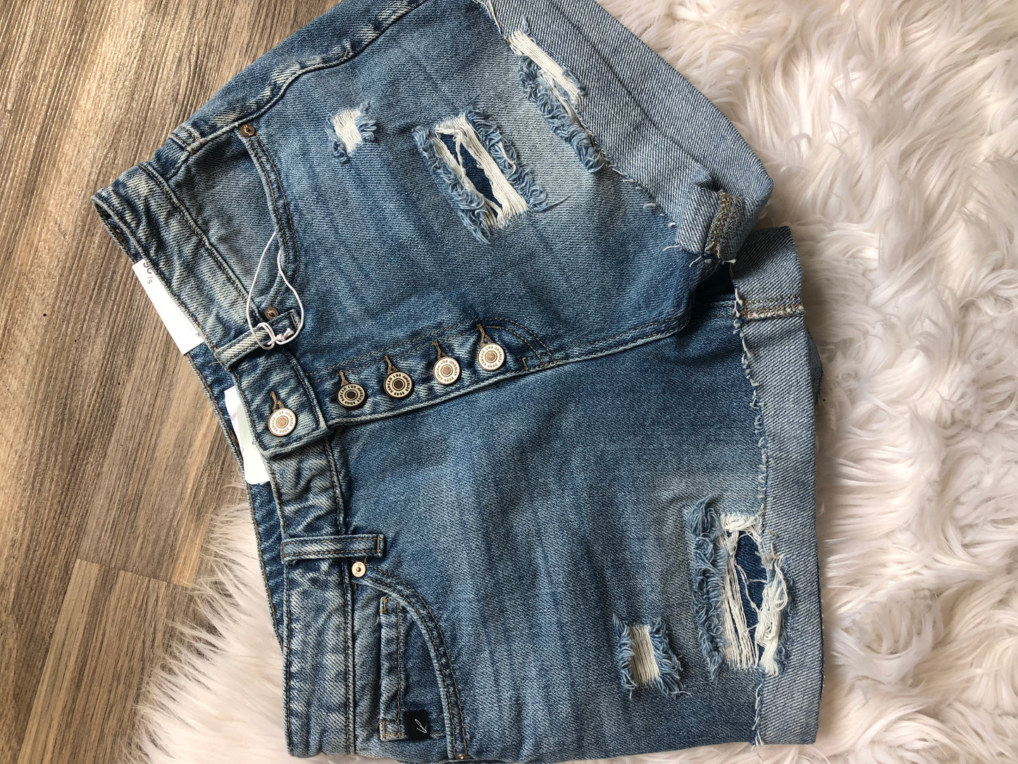 HIGH RISE MENDED SHORTS W/ CUFF KANCAN