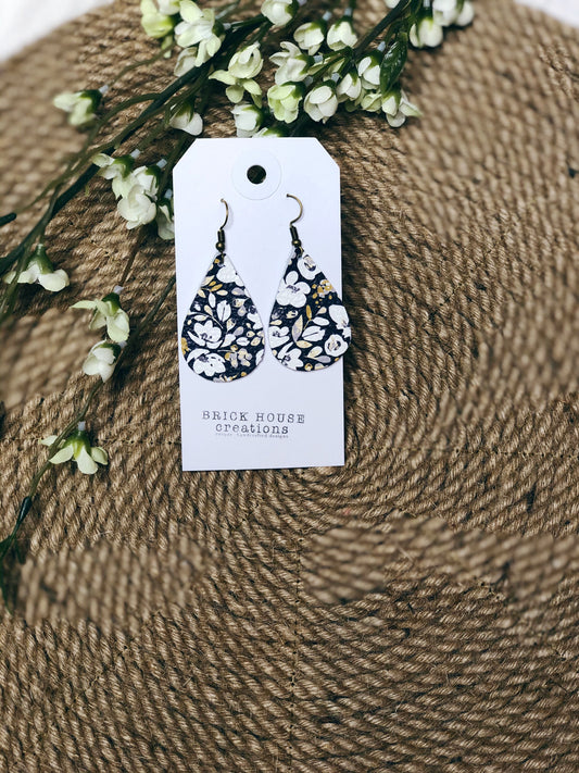 SMALL FLORAL LEATHER EARRING