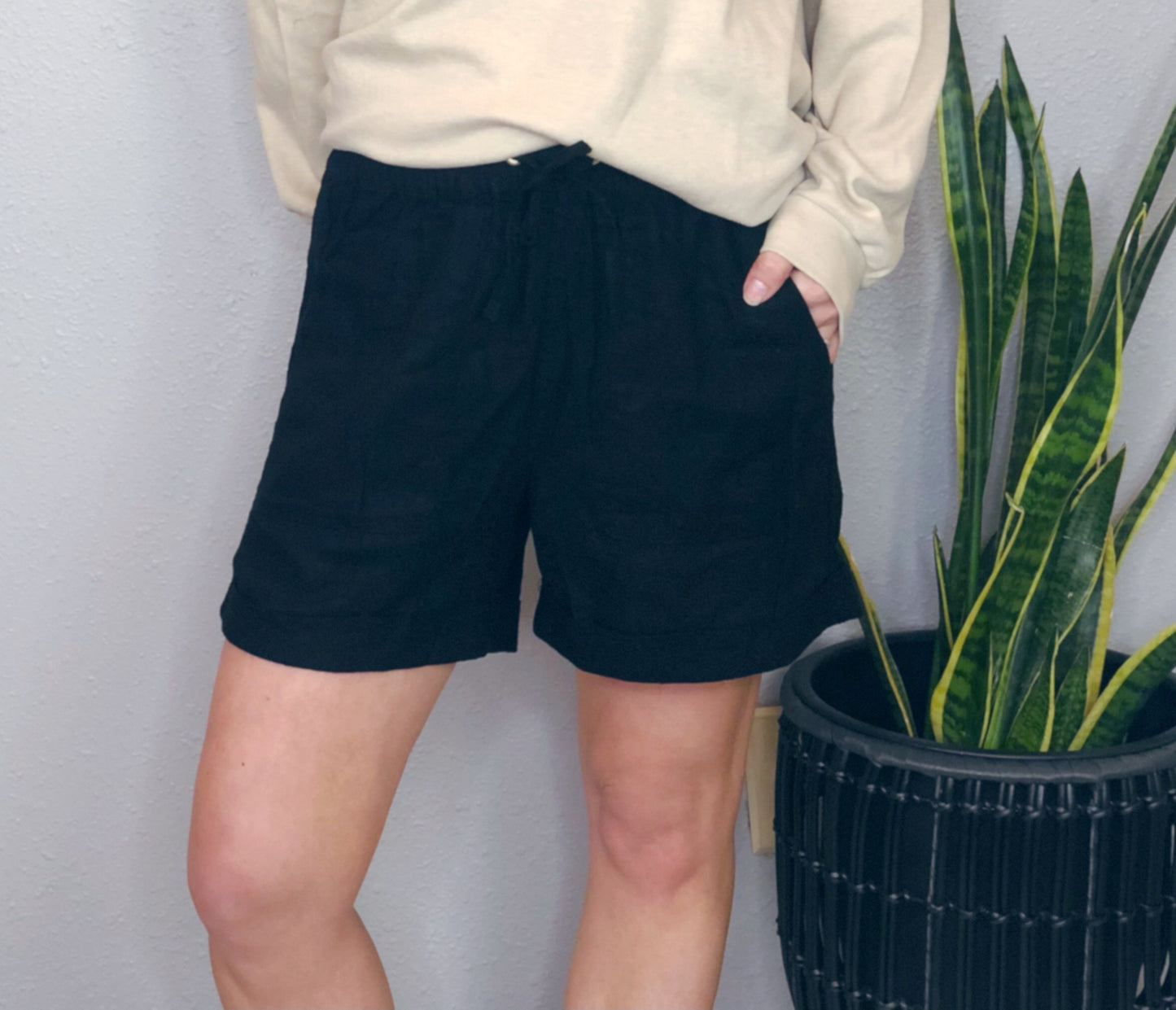 LINEN SHORTS W/ POCKETS