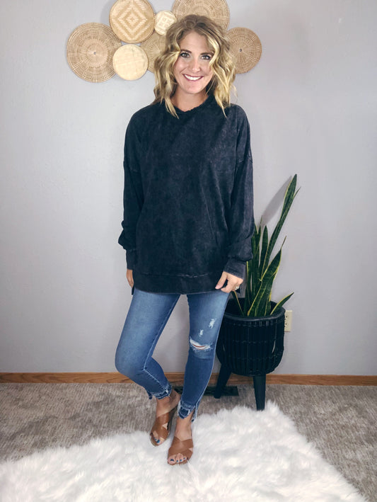 MINERAL WASH LONG SLEEVE BLACK TOP