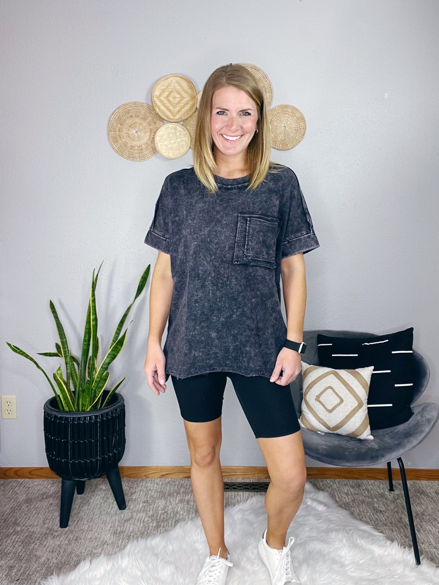 BOYFRIEND ACID WASH POCKET TEE