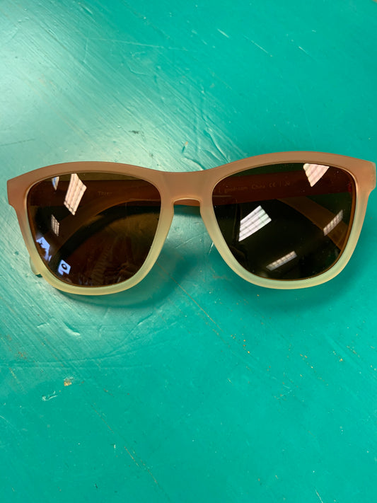 BROWN OMBRÉ SUNGLASSES