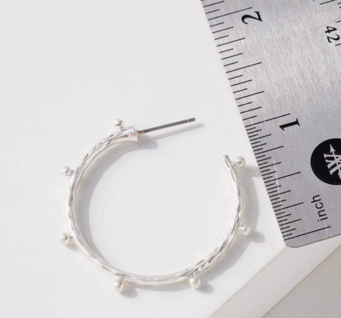 METAL HOOP BEAD DETAIL EARRING