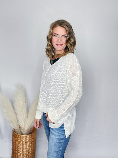 LOOSE KNIT SWEATER