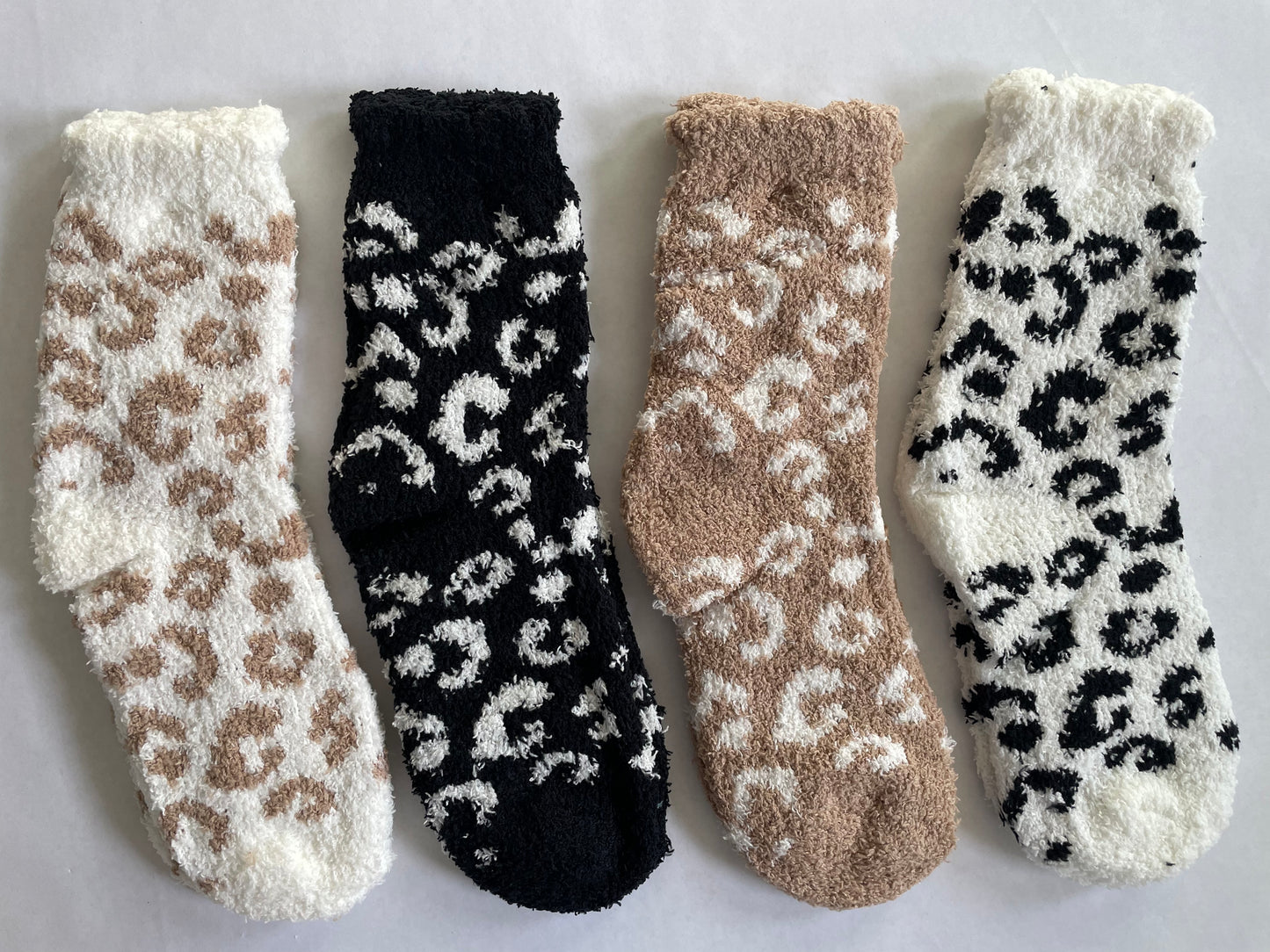 BF {22} LEOPARD FUZZY SOCK