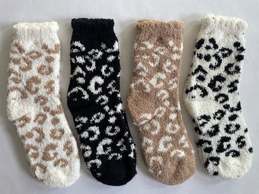 BF {22} LEOPARD FUZZY SOCK