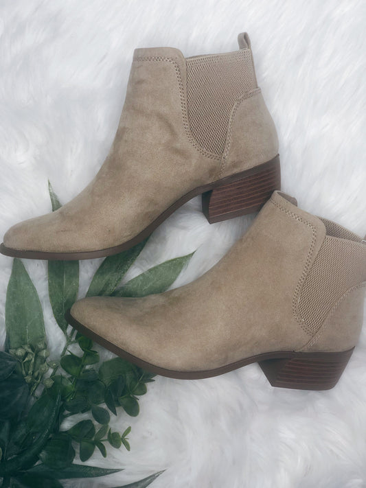 TAUPE ANKLE BOOTIE