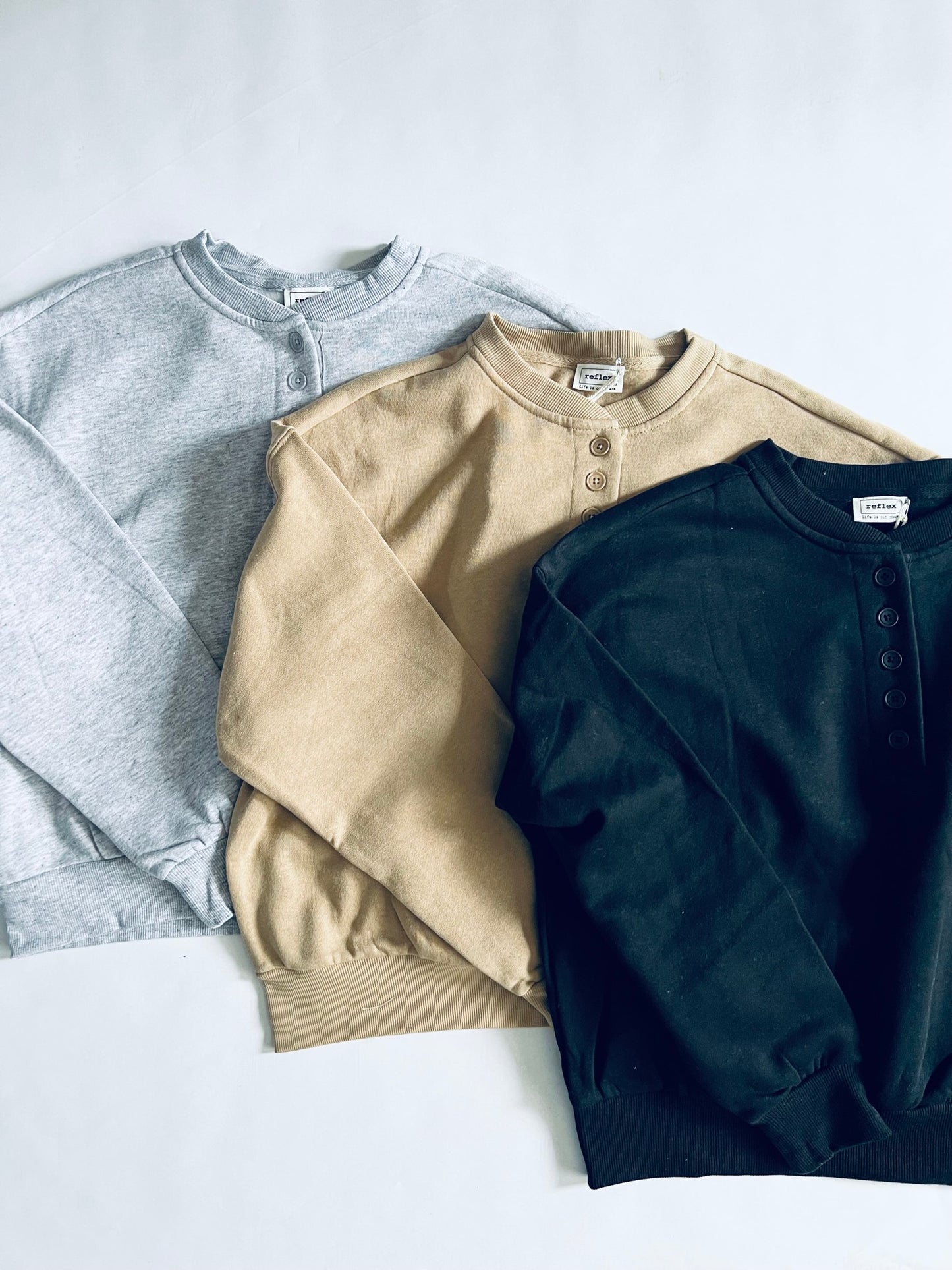 BF {22} BASIC FLEECE HENLEY SWEATSHIRT