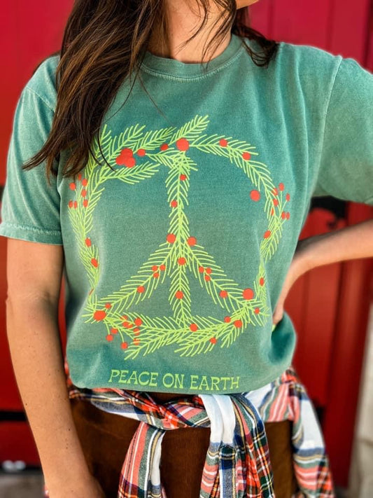 PEACE ON EARTH GRAPHIC TEE
