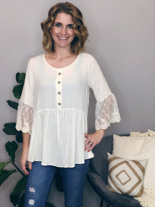 LACE SLEEVE W/ BUTTON FRONT TOP