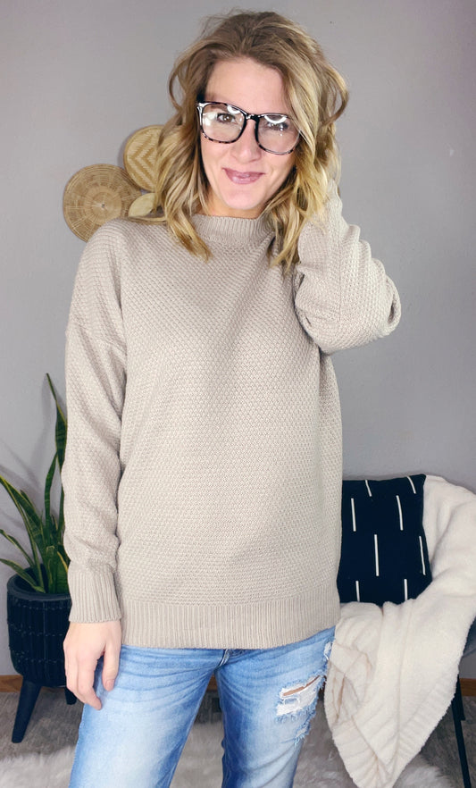 WAFFLE ROUND NECK BASIC SWEATER
