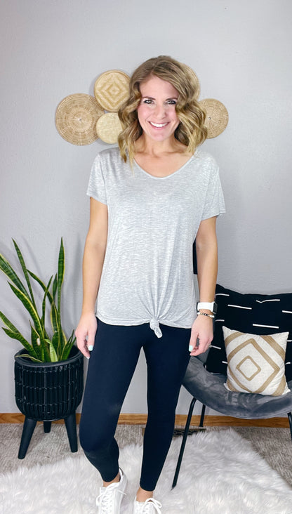 SCOOP NECK KNOT FRONT TOP