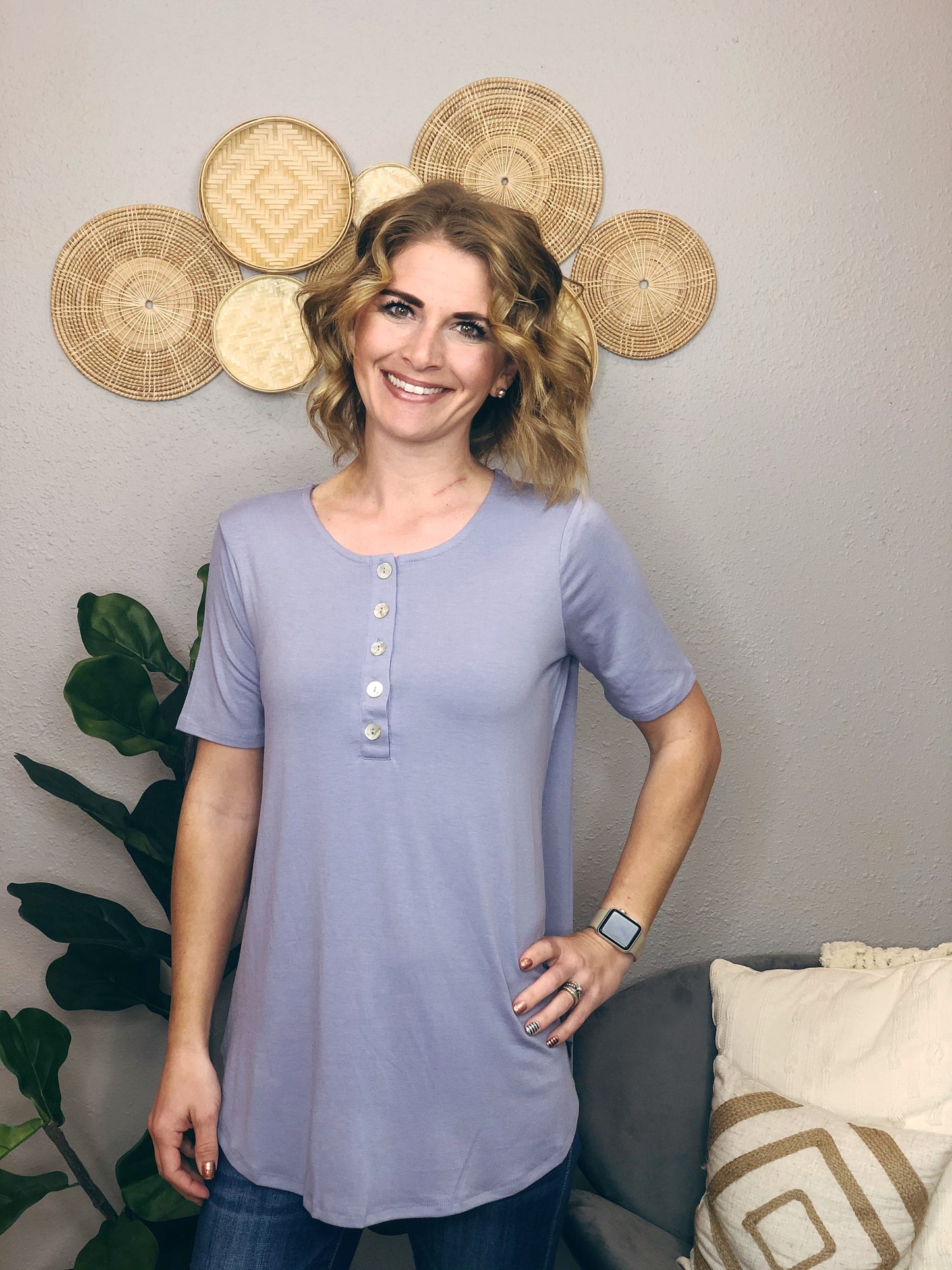 BUTTON BASIC TEE