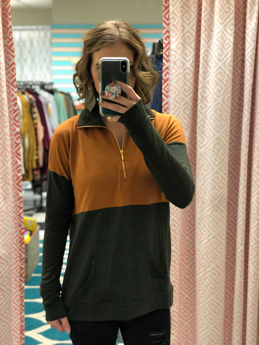 ZIPPER NECK