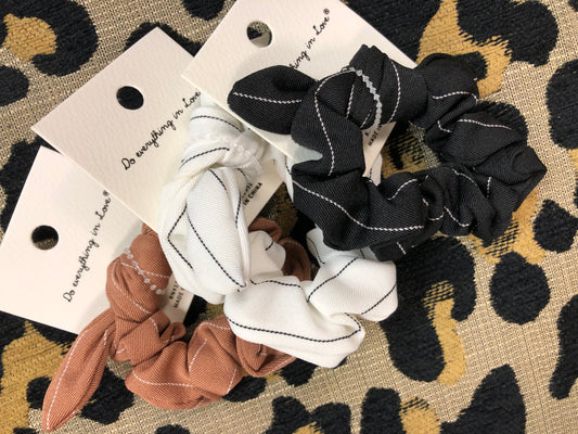 STRIPED SCRUNCHIE