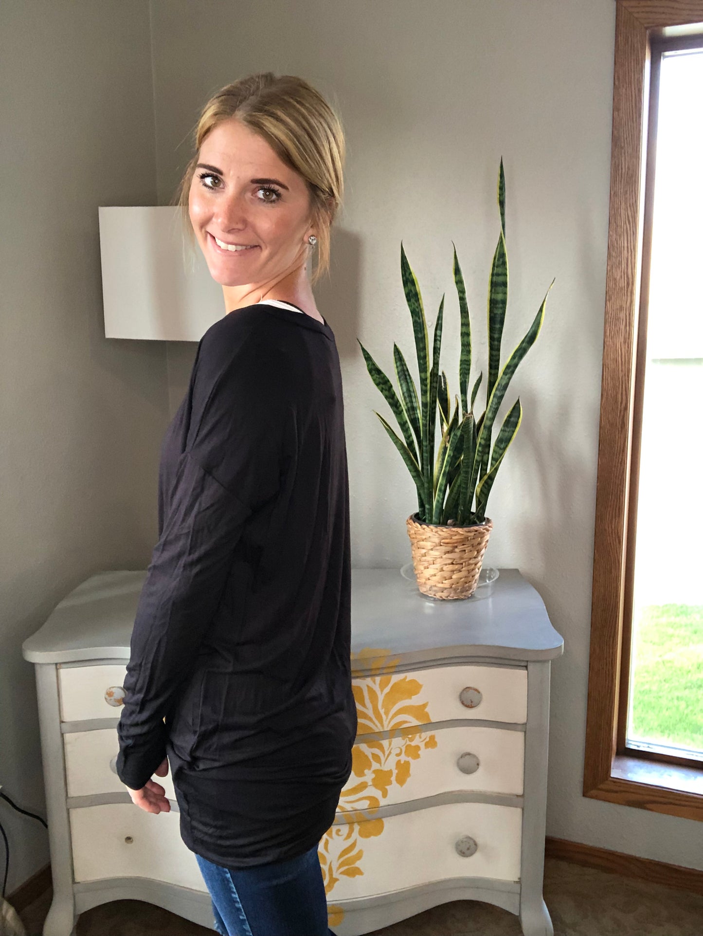 V-NECK LONG SLEEVE