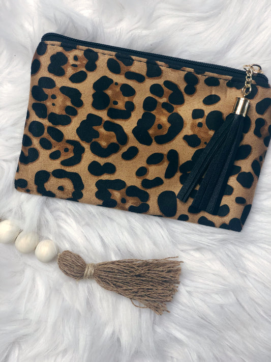 LEOPARD PRINT WRISTLET POUCH