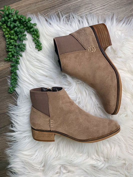 SHORT SUEDE BOOTIE