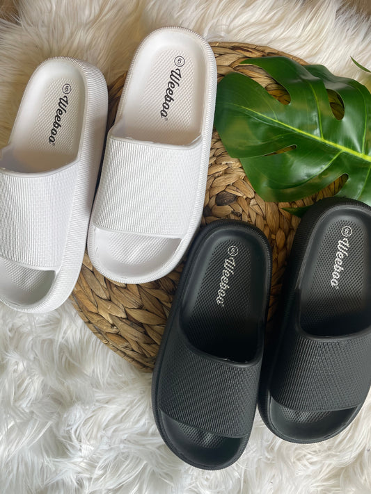 CLOUD SLIPPERS