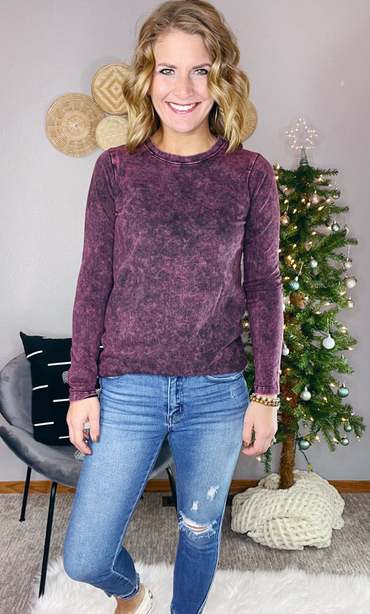 {BF} ROUND NECK MINERAL WASH LONG SLEEVE