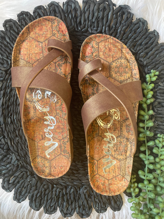 TAN SHIMMER VERY G SANDAL