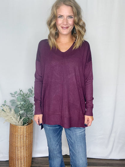 V-NECK CENTER SEAM DREAMY SWEATER