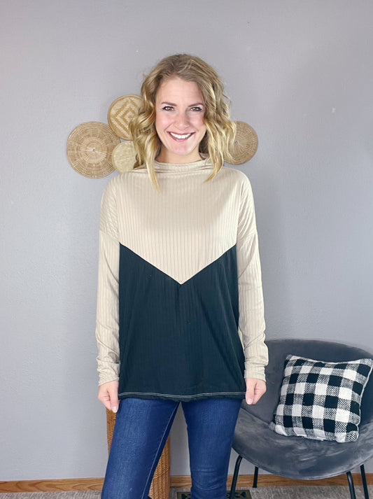 LONG SLEEVE TRIANGLE KNIT TOP