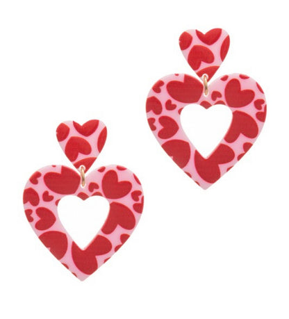 HEART PATTERNED RESIN POST EARRING