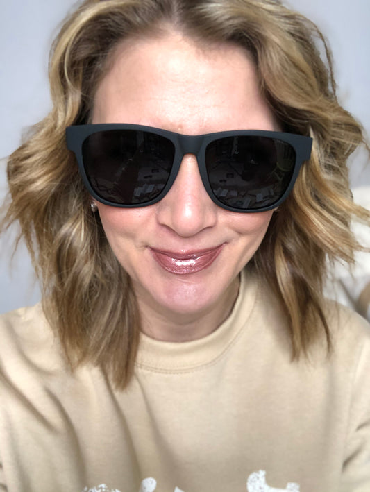 HOOKED ON ONYX GOODR SUNNIES