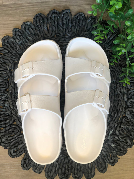 WHITE PLASTIC SANDAL