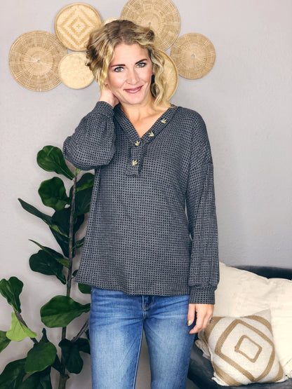 BUTTON WAFFLE TOP