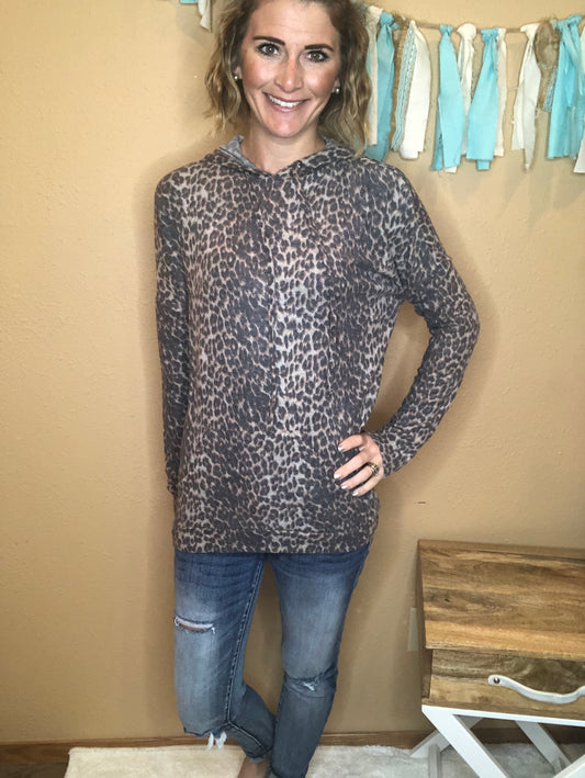 LEOPARD POCKET SWEATER