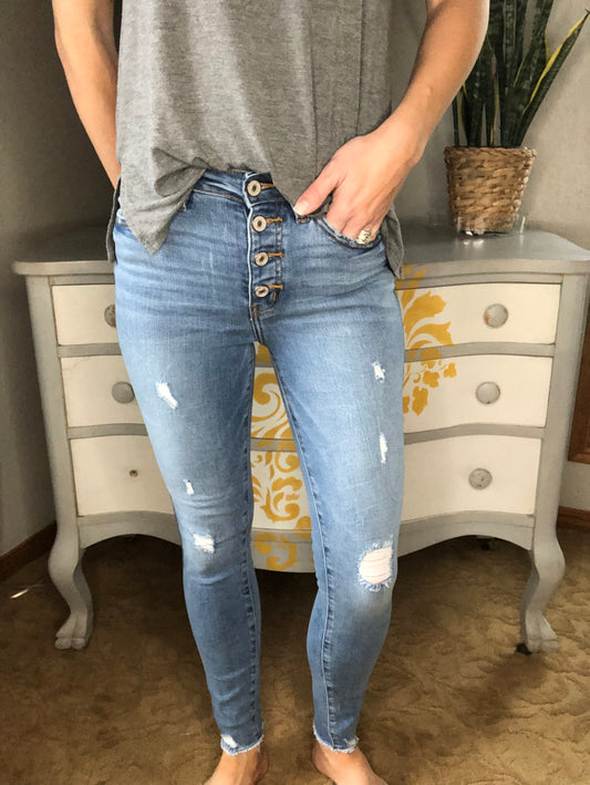 HIGH RISE BUTTON FRONT JEAN