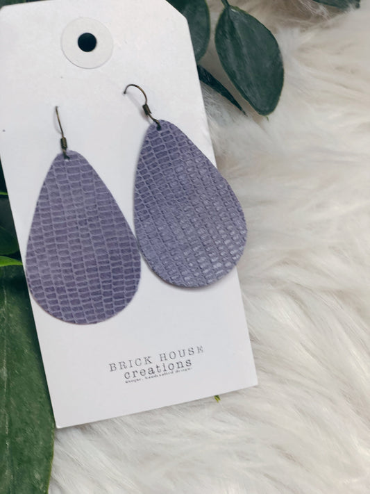 LAVENDER LEATHER EARRING