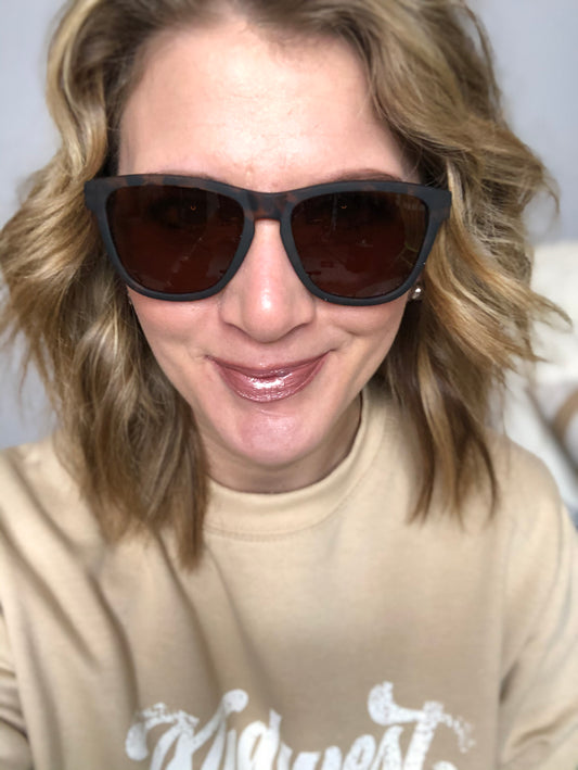 BROWN SUNGLASSES