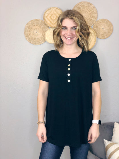 SHORT SLEEVE BASIC BUTTON FRONT TOP