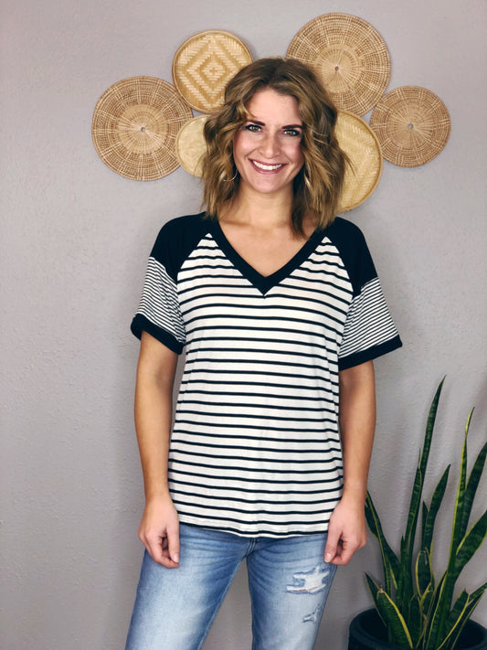 BLACK AND CREAM STRIPE COLOR BLOCK TEE