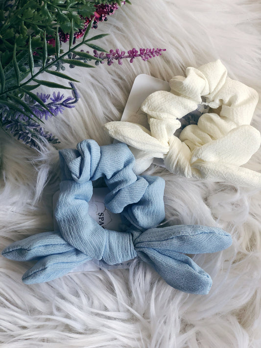 BOW SPRING SCRUNCHIE