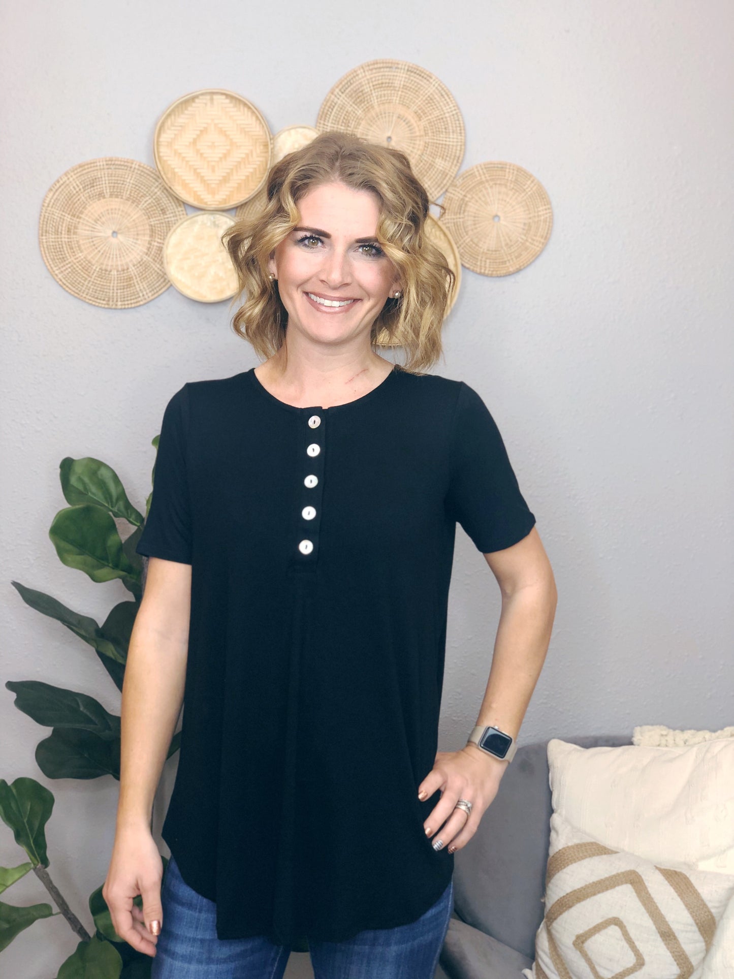 BUTTON BASIC TEE