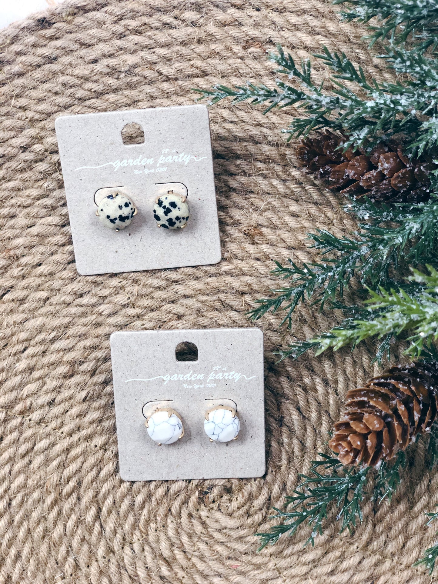 STONE STUD EARRING