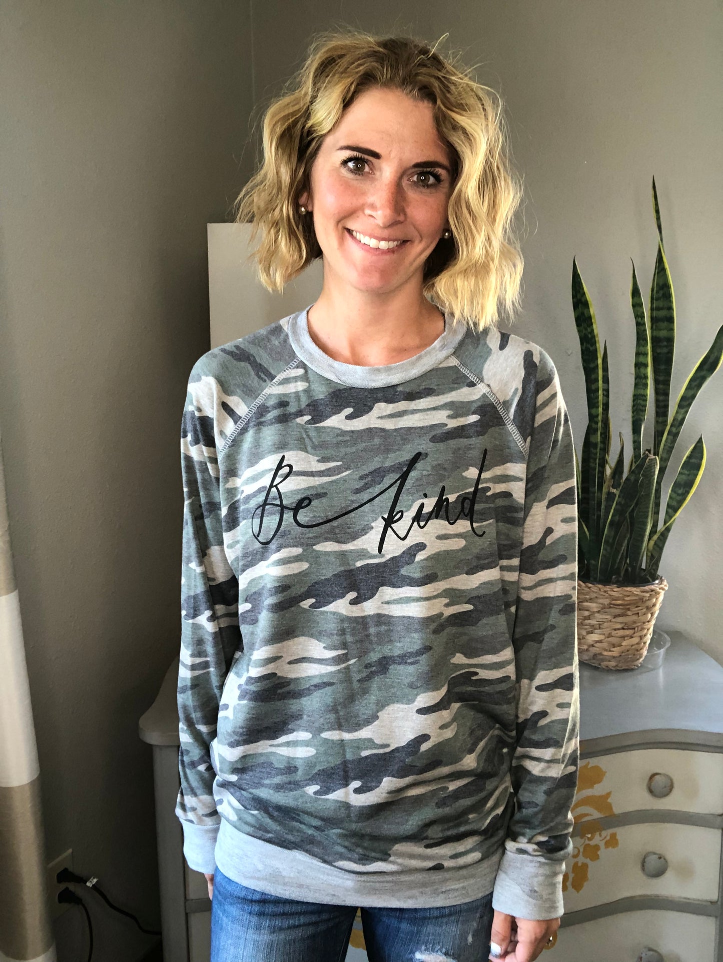 BE KIND CAMO